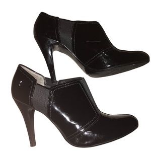NINE WEST LEATHER BOOTIE